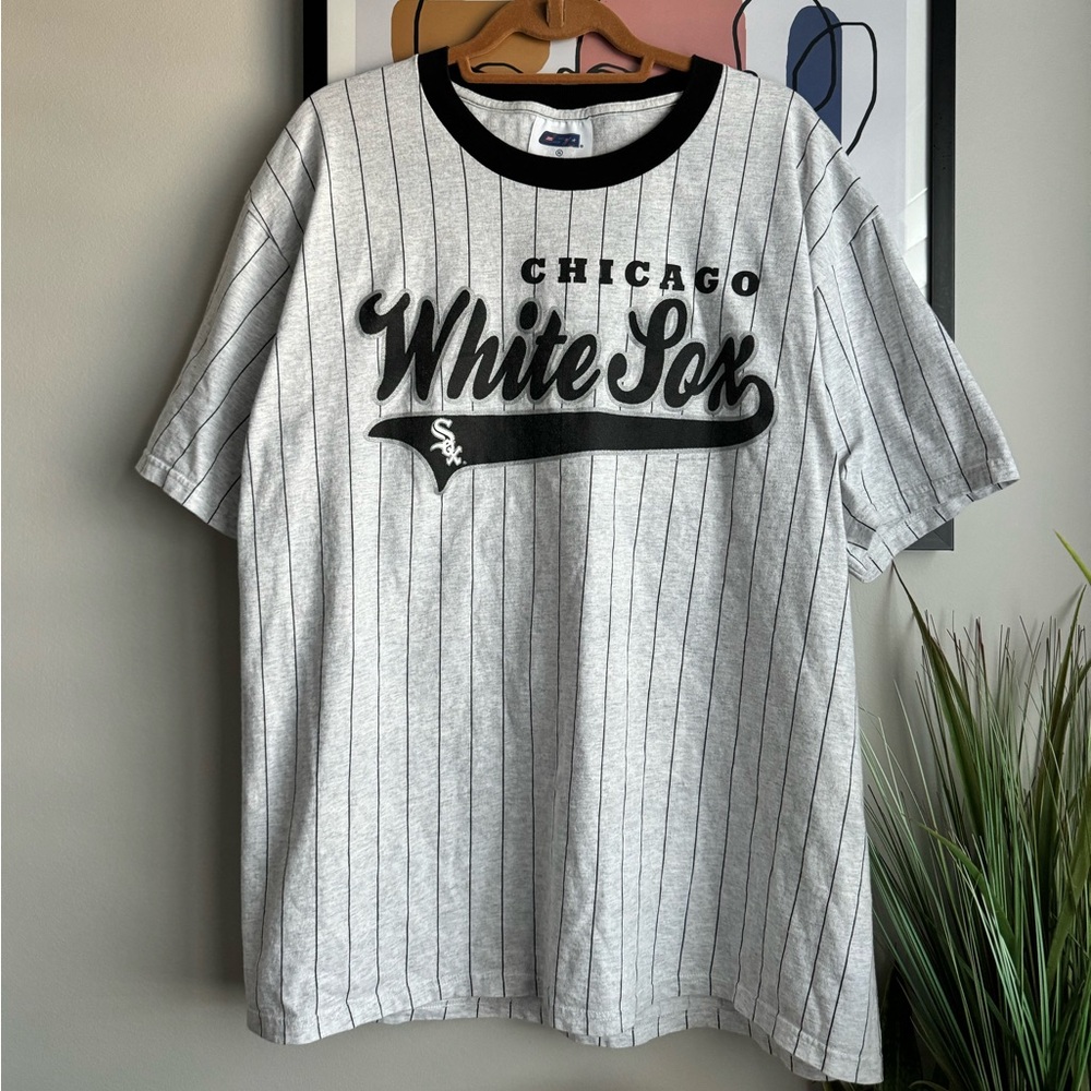 Chicago White Sox Black and Gray Striped Tee